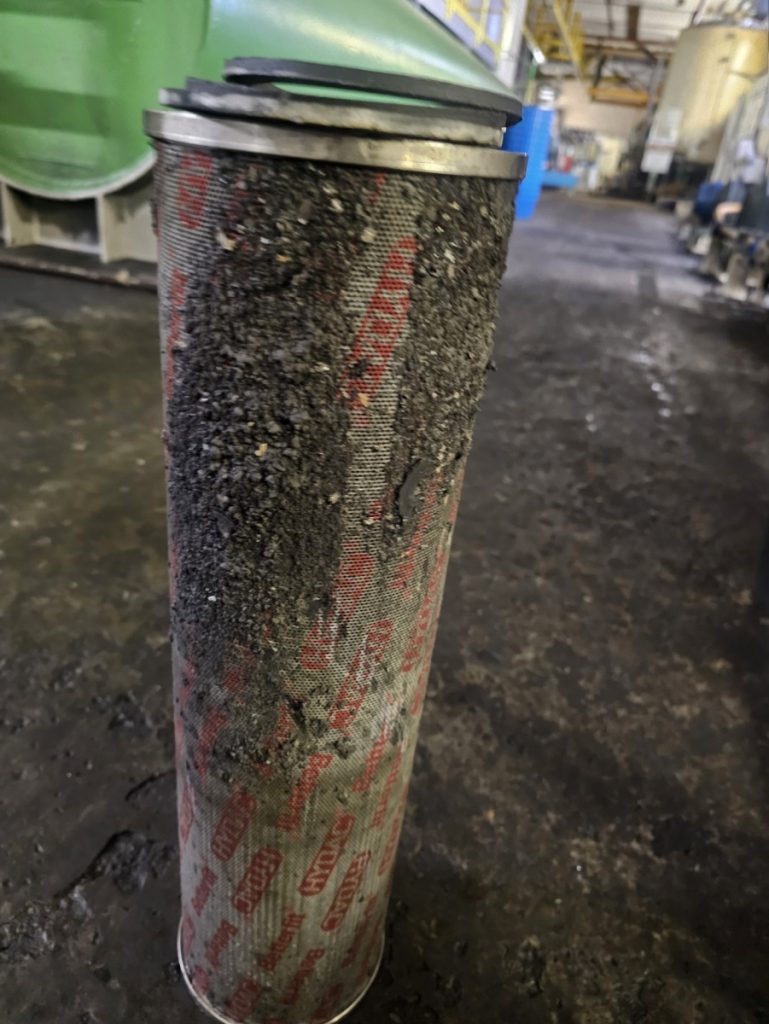sterk vervuild filterelement waterhydrauliek met harde korrels